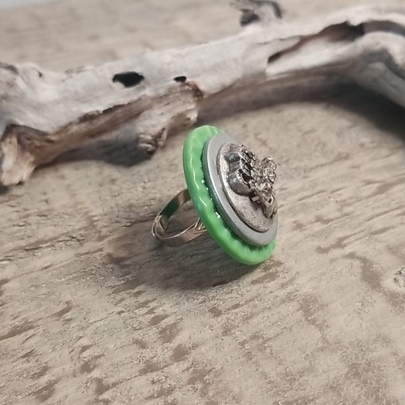 Skull ring - Picture 2 of 4